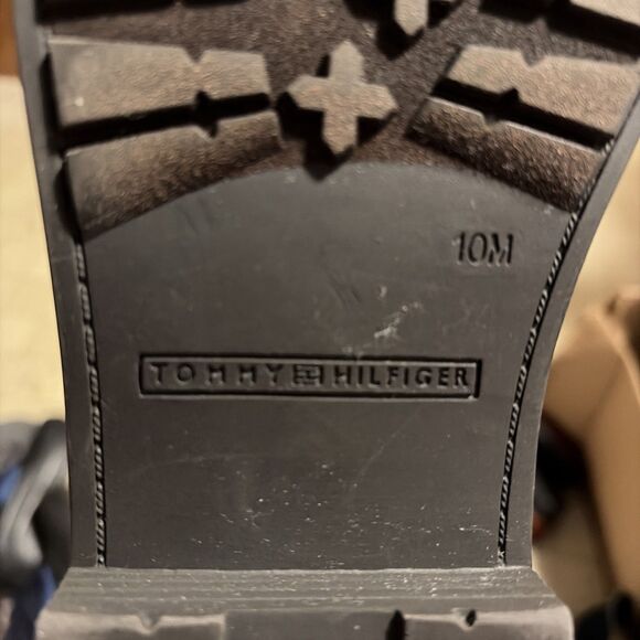 Tommy Hilfiger Red Sweater Top Brown Boots Women’s 10M Slip-ons Gently Used - Picture 9 of 10